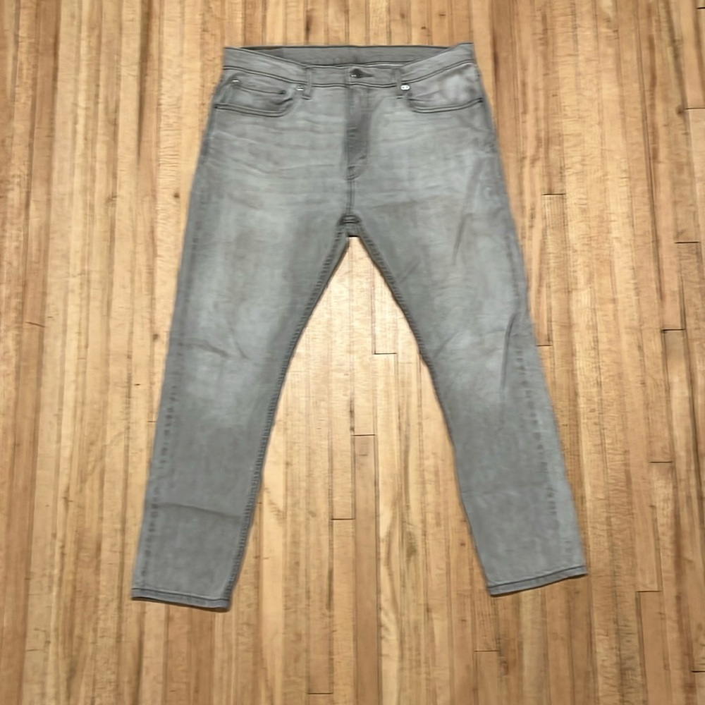 Light gray Levi’s  512 36” x 30”
